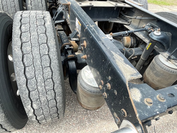 2018-kenworth-t680-image-23