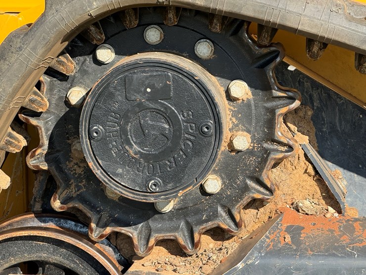 2021-deere-325g-image-13