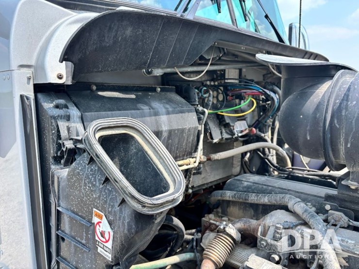 2014-kenworth-t660-image-84