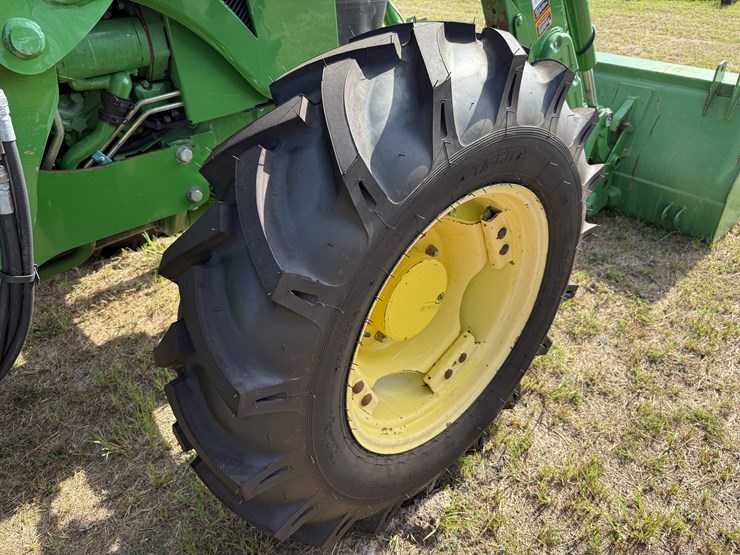 2014-john-deere-5100e-image-6