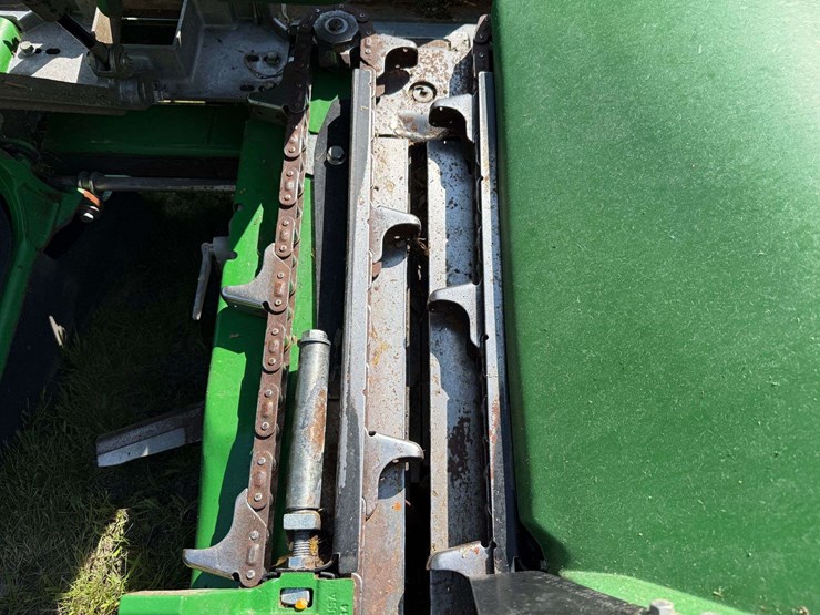 2021-john-deere-c12r-image-40
