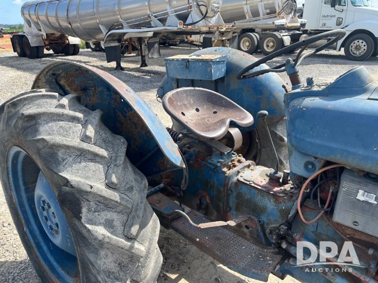 ford-600-image-25