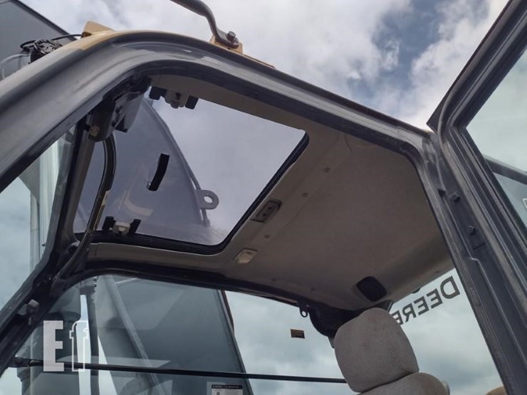deere-210g-lc-image-13