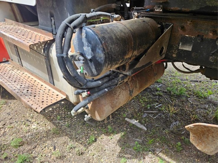 #2526-•-2007-freightliner-m2-tandem-axle-dump-truck-image-17