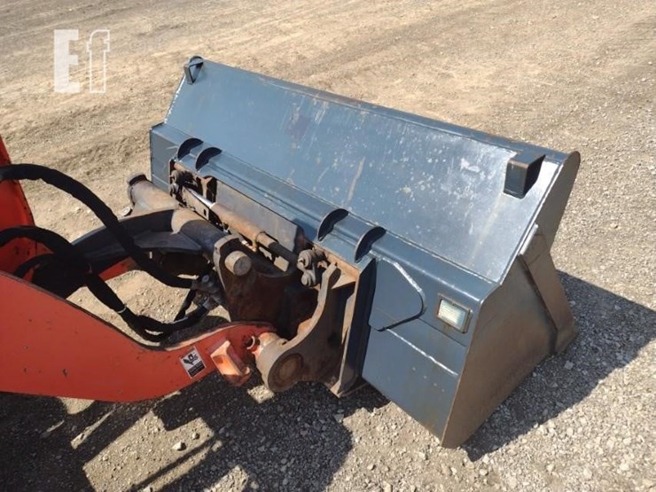 2018-kubota-r530-image-16
