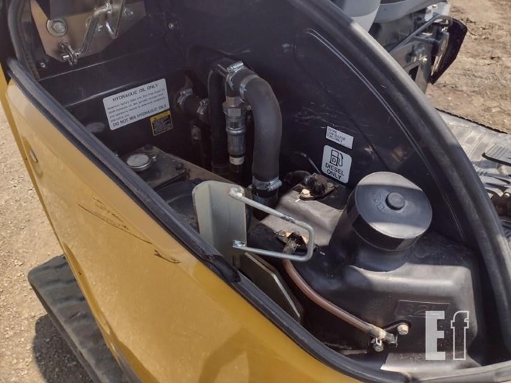 2020-deere-26g-image-42