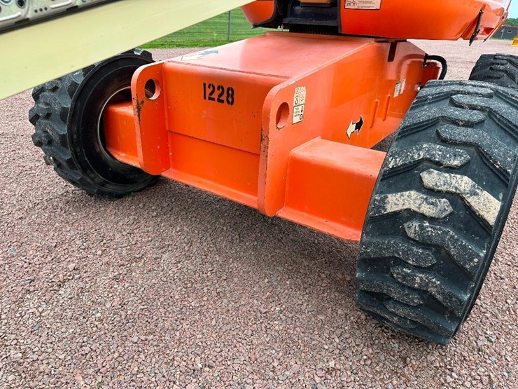 2008-jlg-600s-image-11