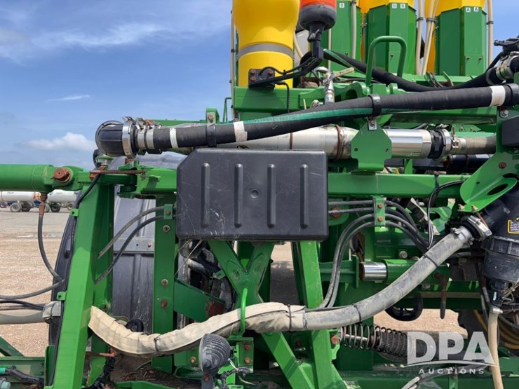 2017-john-deere-r4045-image-96