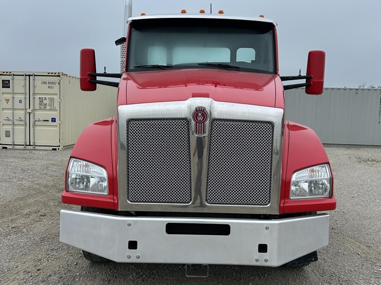 2016-kenworth-t880-image-2