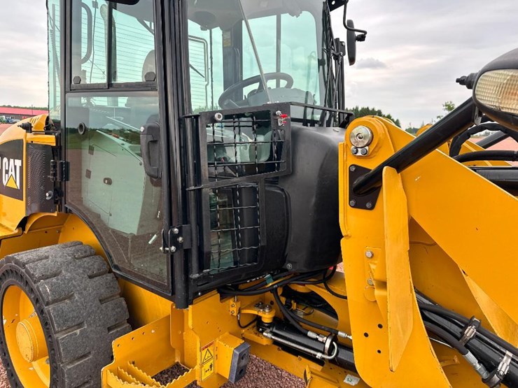 2019-caterpillar-906m-image-13