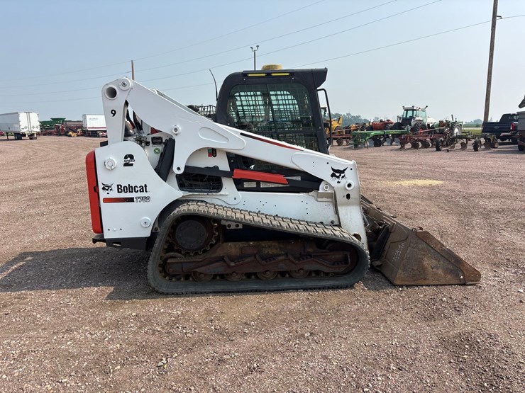 2016-bobcat-t750-image-5