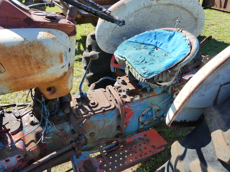ford-4000-image-10