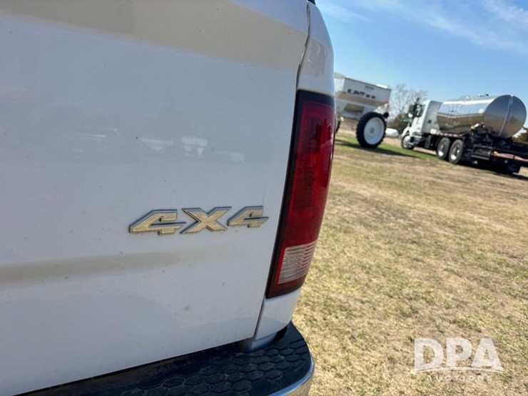 2015-dodge-ram-1500-image-31
