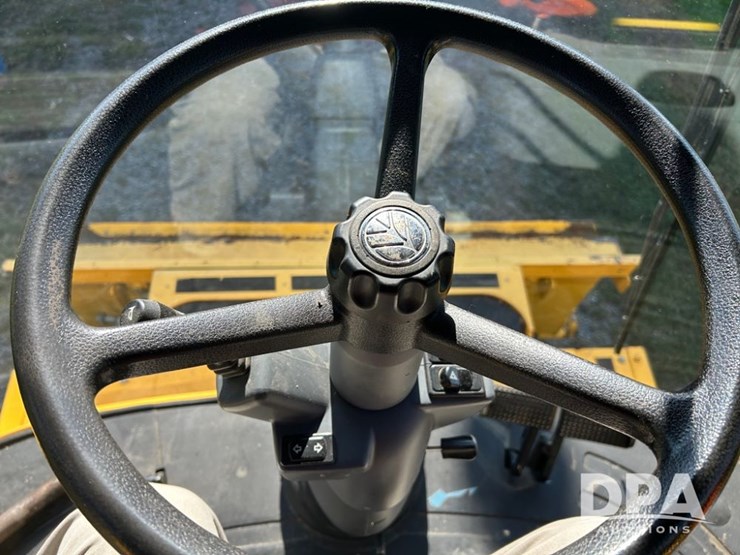 2011-new-holland-cr9060-image-65