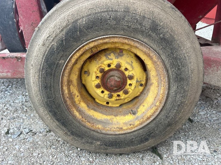 new-holland-354-image-34