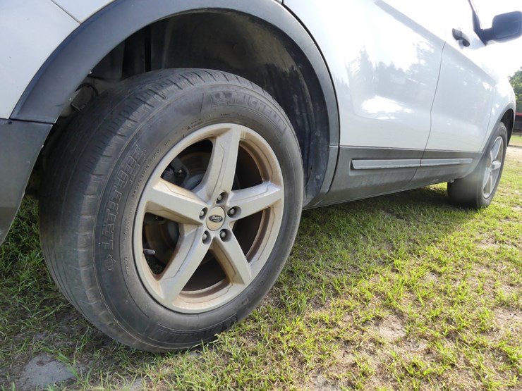 2018-ford-explorer-image-5