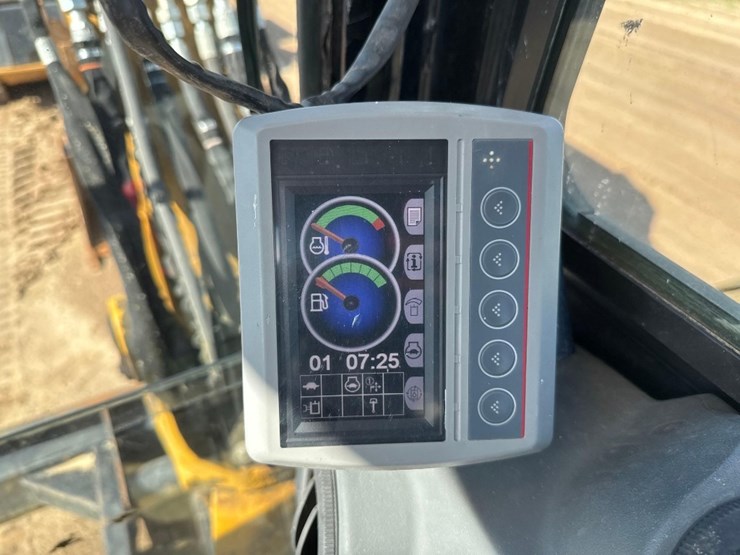 2017-caterpillar-305.5e2-cr-image-33