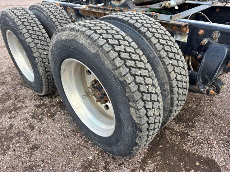 2008-freightliner-columbia-straight-truck-image-45