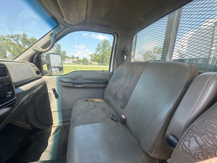 2005-ford-f650-image-29