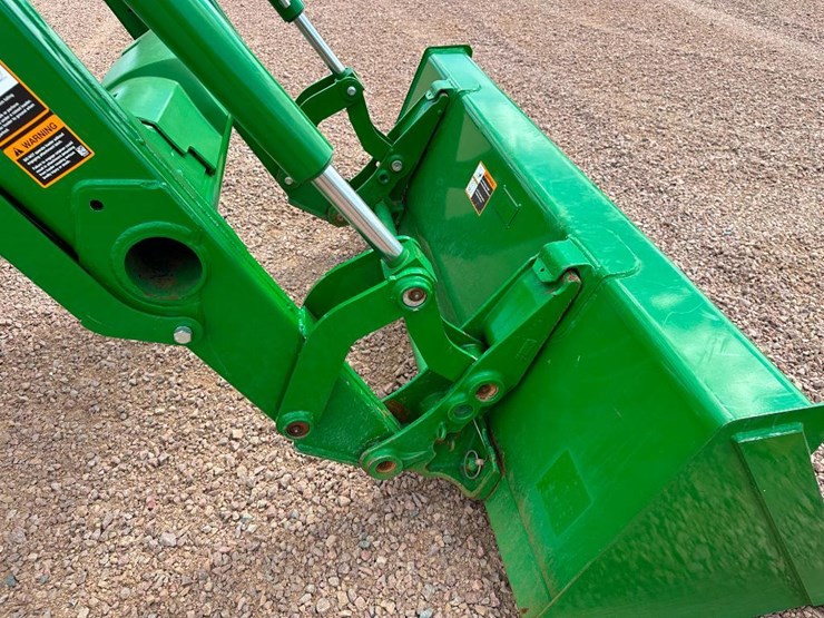 2020-john-deere-5075e-image-38