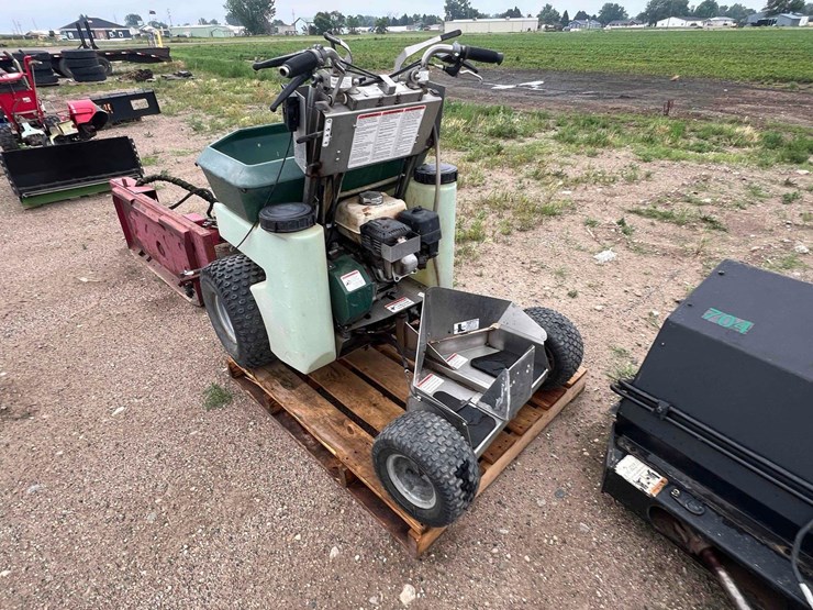 perma-green-spreader-image-1