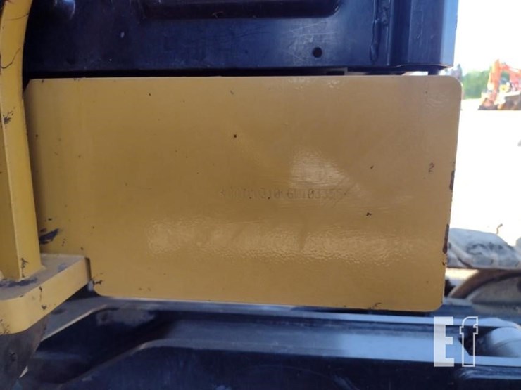 2023-caterpillar-310-image-5