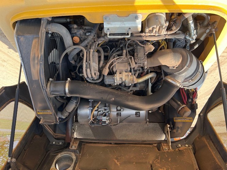 2018-deere-204l-image-22