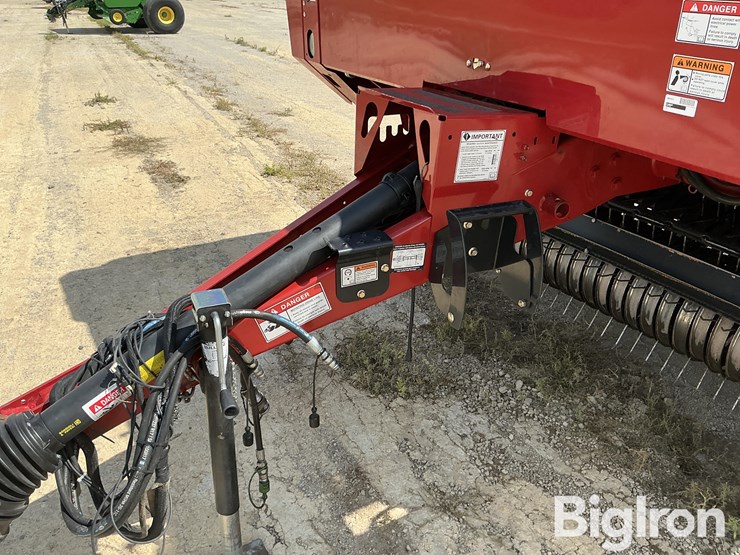 2013-case-ih-rb564-image-12