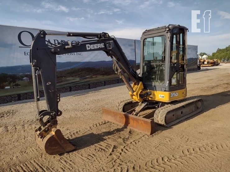 2006-deere-35d-image-47