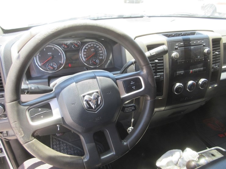 2011-dodge-ram-3500hd-image-12