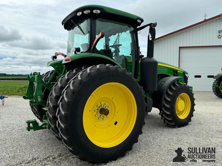 2011-john-deere-8235r-image-4