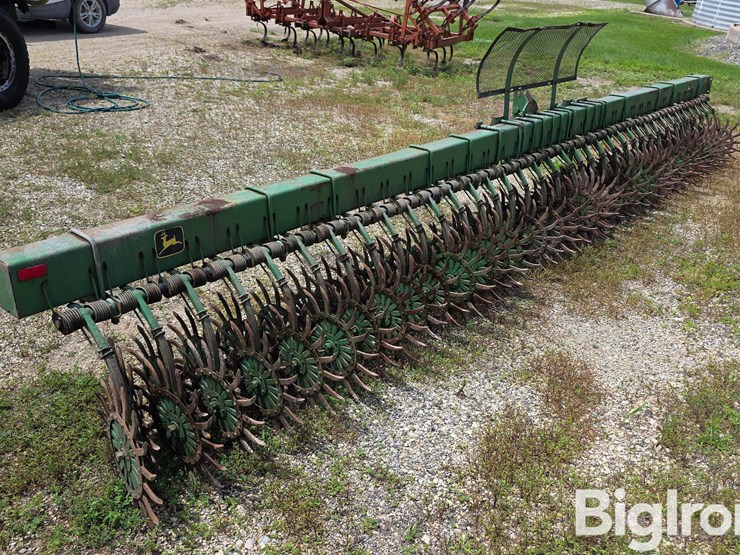 john-deere-400-image-7