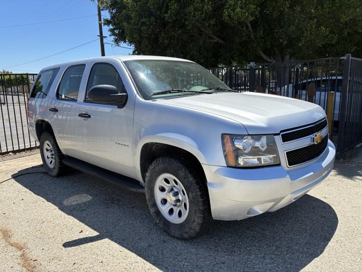2014-chevrolet-tahoe-image-2