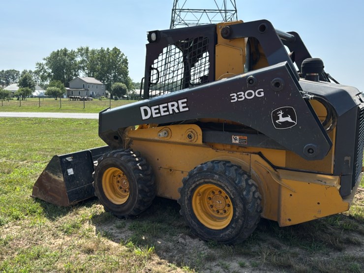 2019-deere-330g-image-3