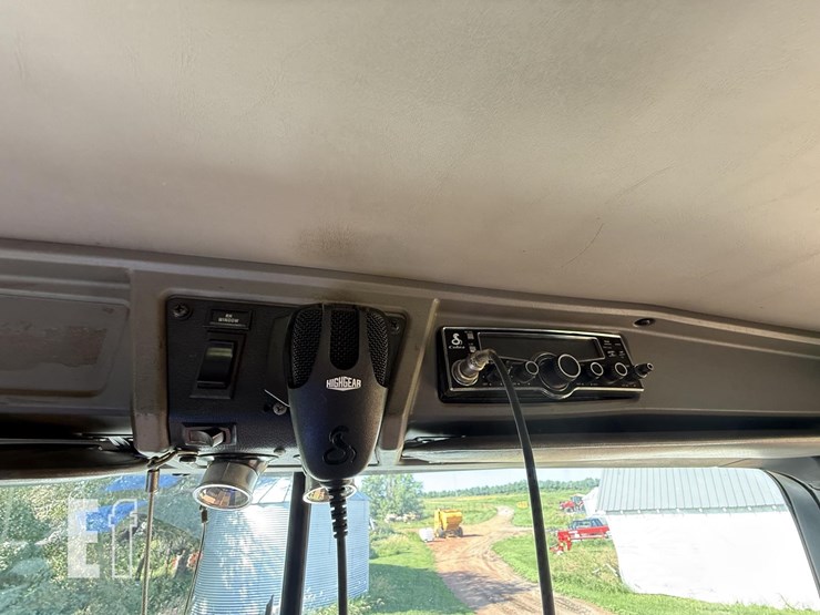 2005-kenworth-w900-image-24