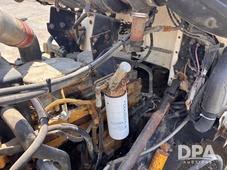1996-peterbilt-377-image-60
