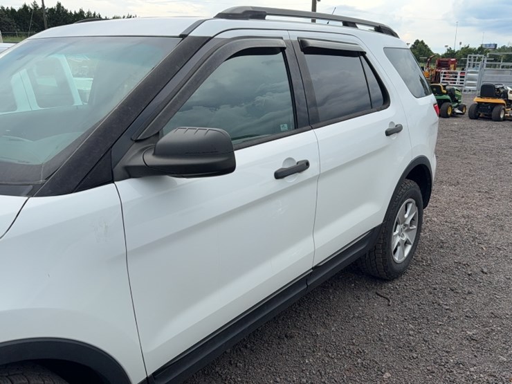 2013-ford-explorer-image-13