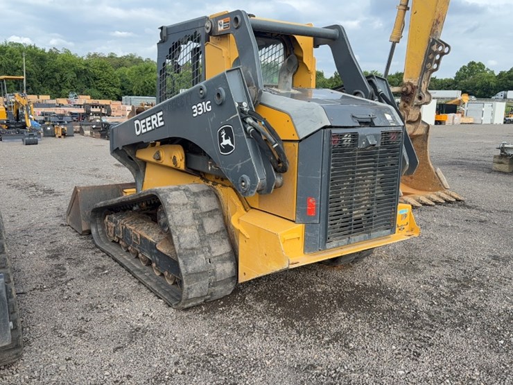 deere-331g-image-10