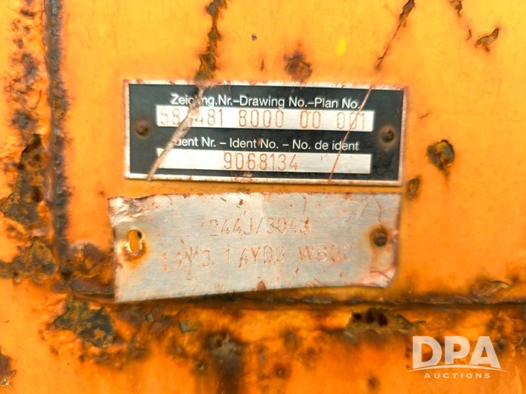 deere-244j-image-60