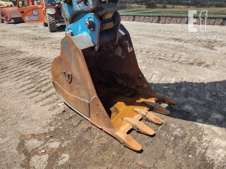 2021-hitachi-zx135us-6-image-15