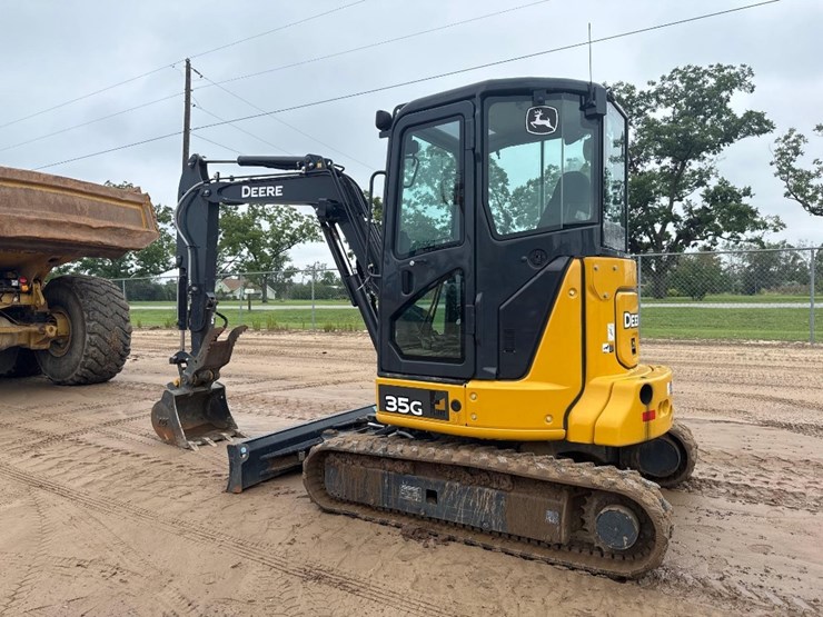 2020-deere-35g-image-9