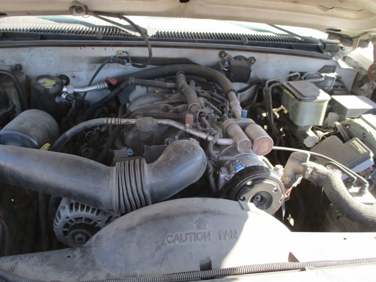 2002-chevrolet-3500hd-image-5