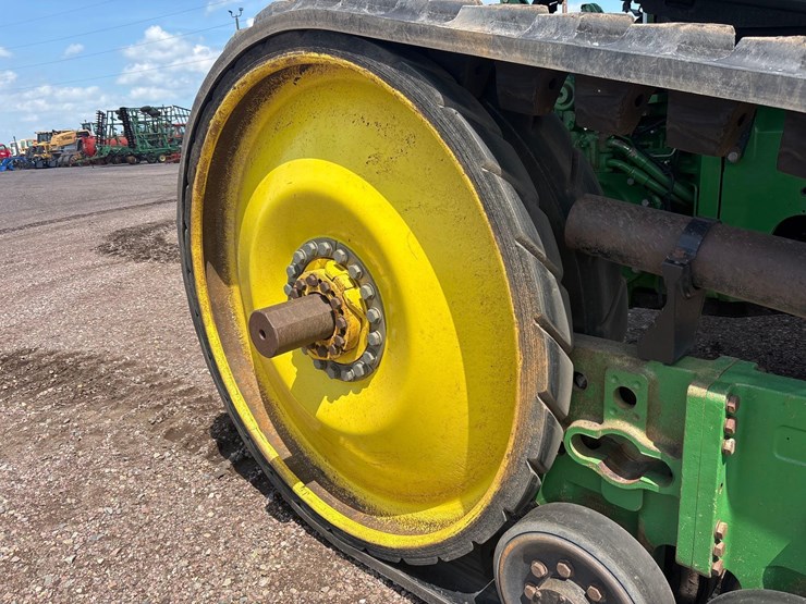 2012-john-deere-8335rt-image-15