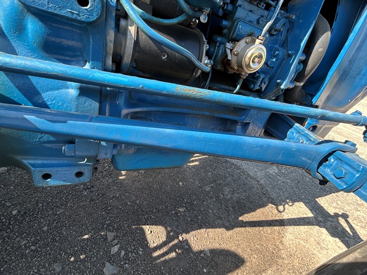 ford-4000-image-31