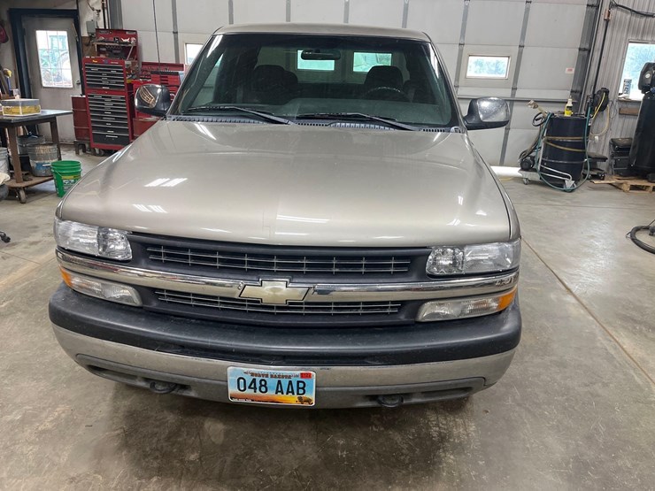 2000-chevrolet-1500-image-2