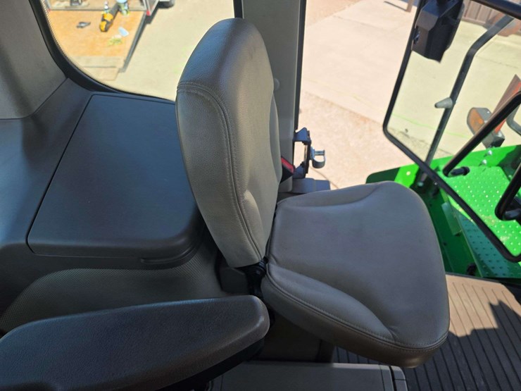 2021-john-deere-9570rx-image-104