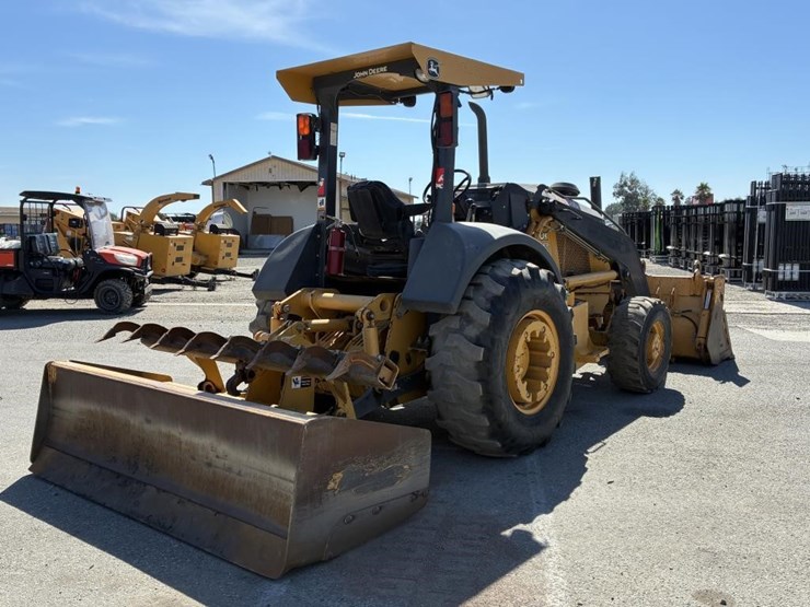 2015-deere-210k-ep-image-3