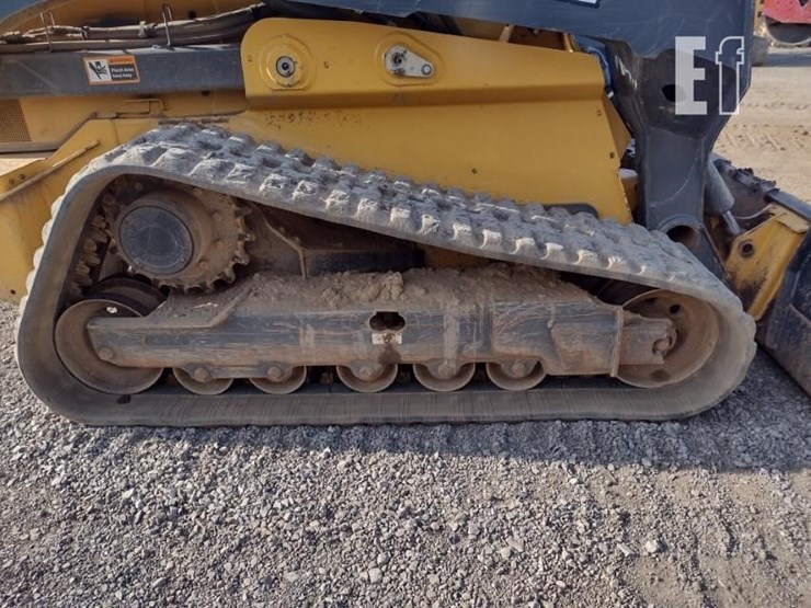 2021-deere-331g-image-26