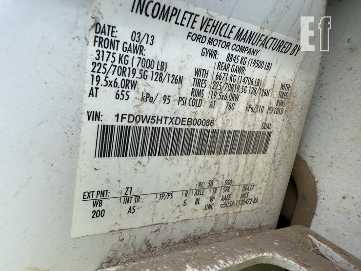 2013-ford-f550-image-11