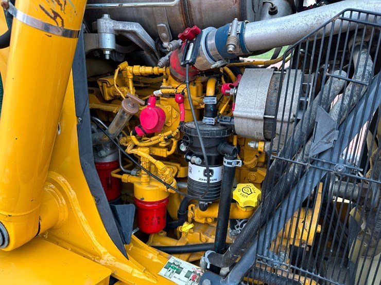2018-deere-310sl-image-46